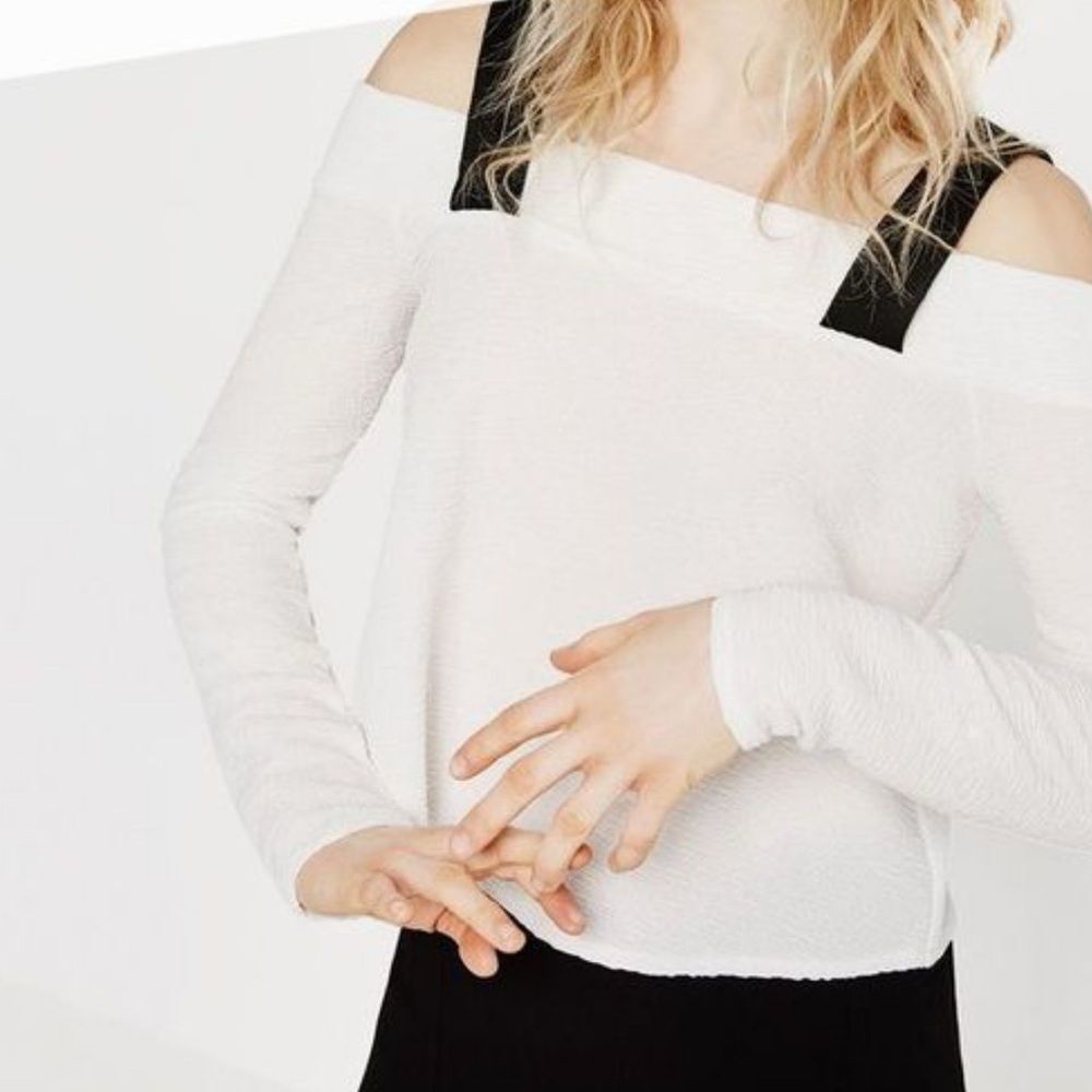 NEW Zara White & Black Long Sleeve Off The Shoulder Blouse Size S